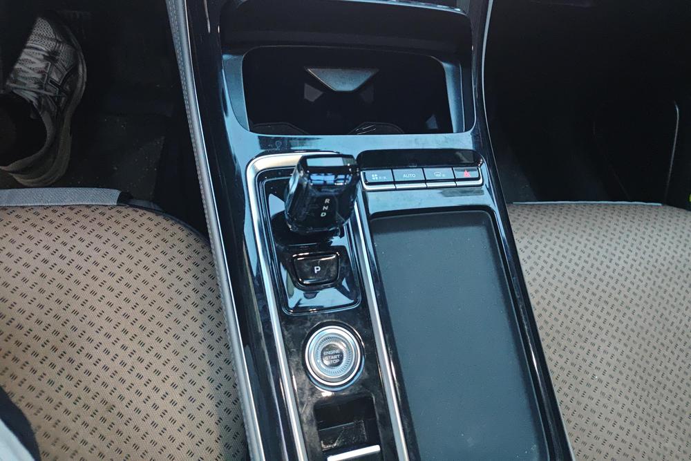Geely Boyue L