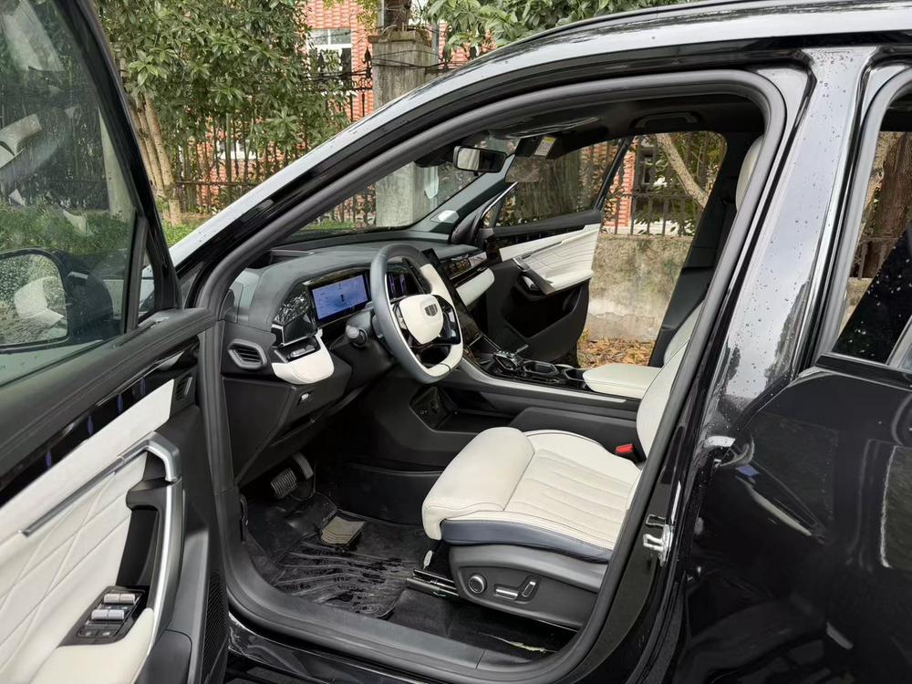 Geely Boyue L