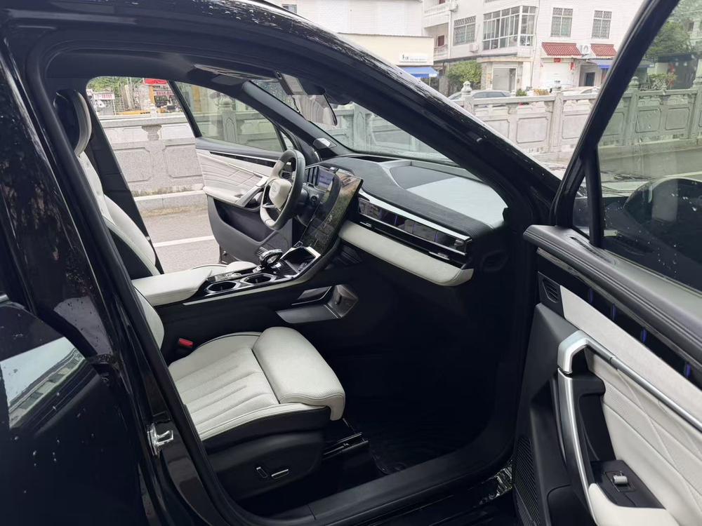 Geely Boyue L