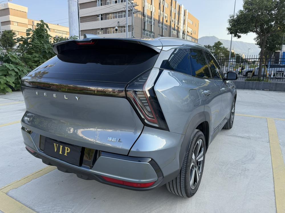 Geely Boyue L
