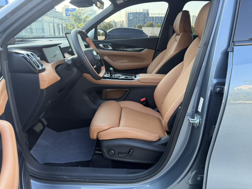 Geely Boyue L