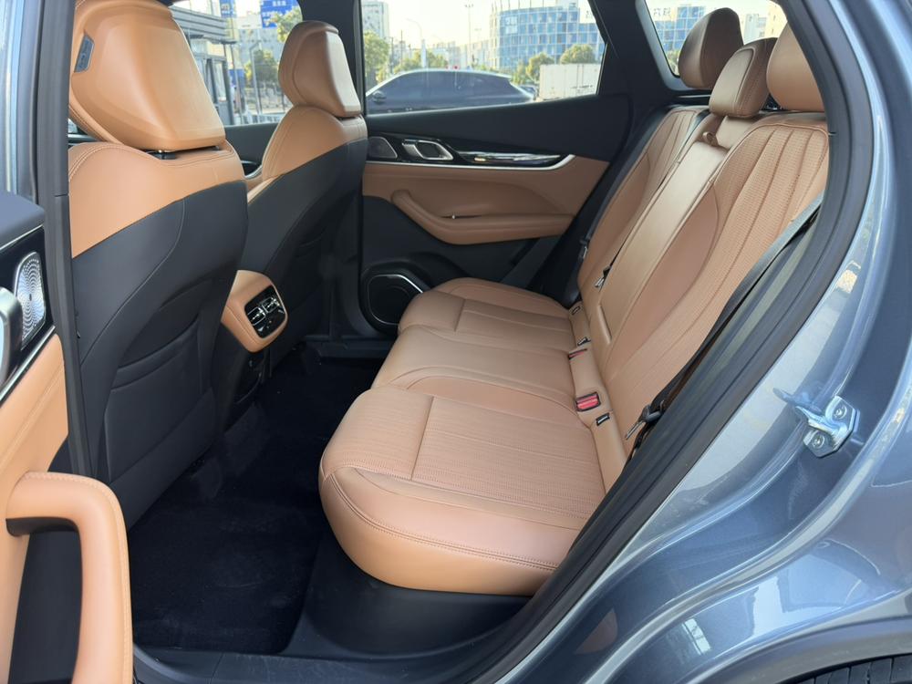 Geely Boyue L