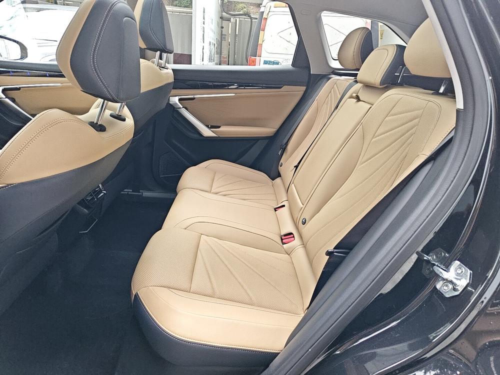 Geely Boyue L