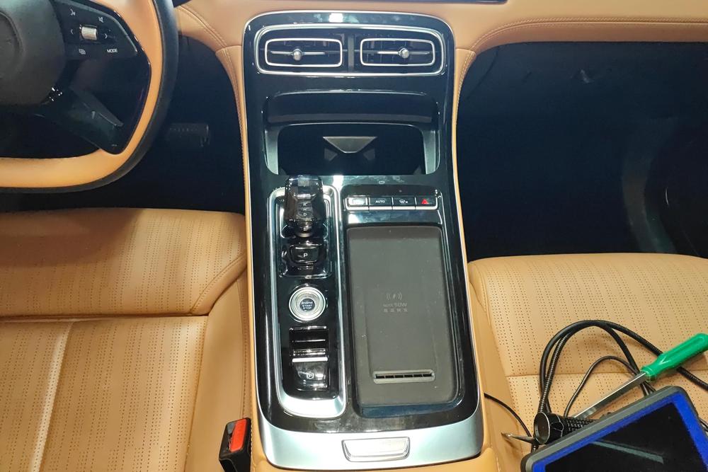Geely Boyue L