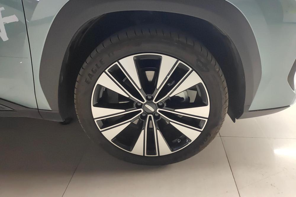 Geely Boyue L