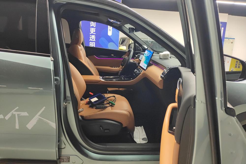 Geely Boyue L