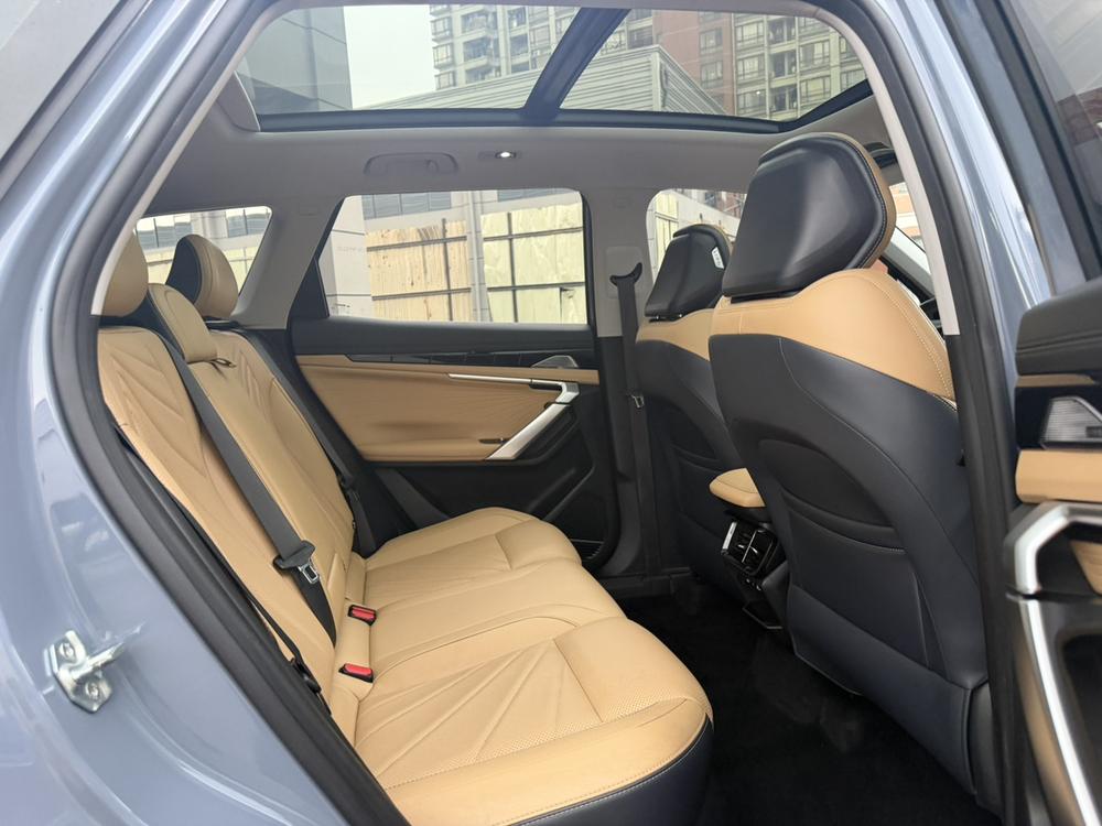 Geely Boyue L