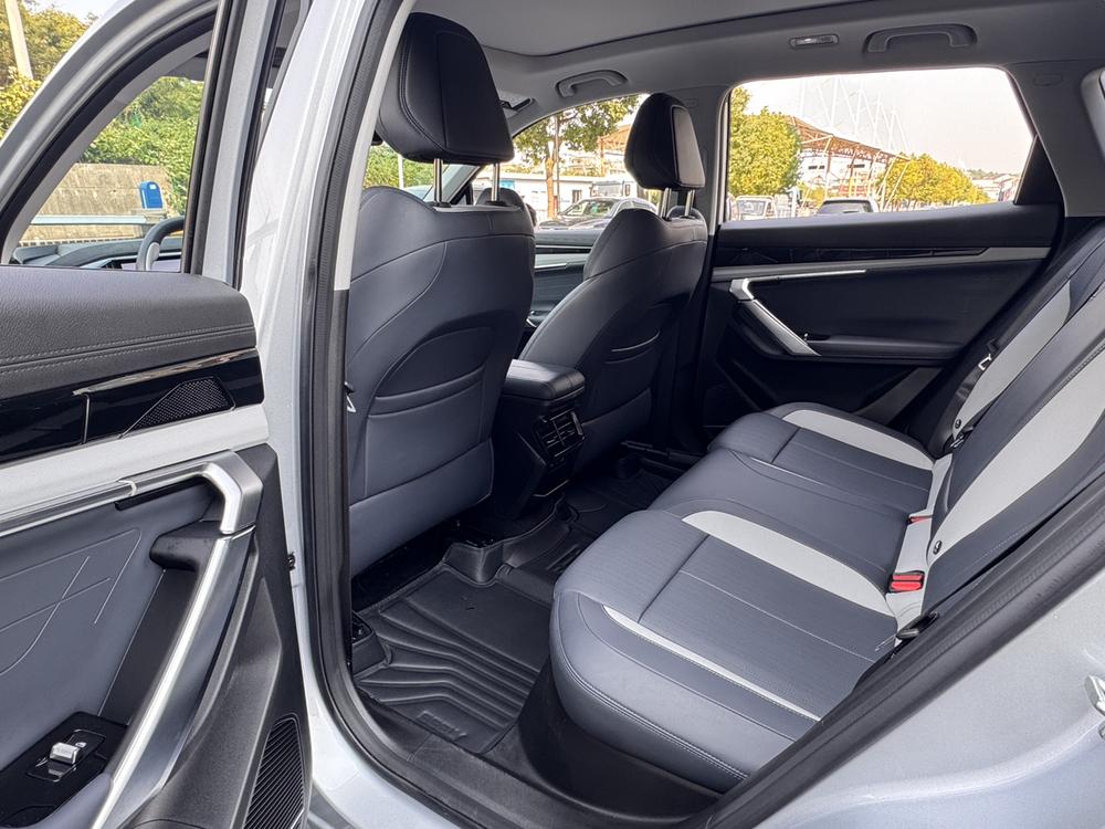 Geely Boyue L