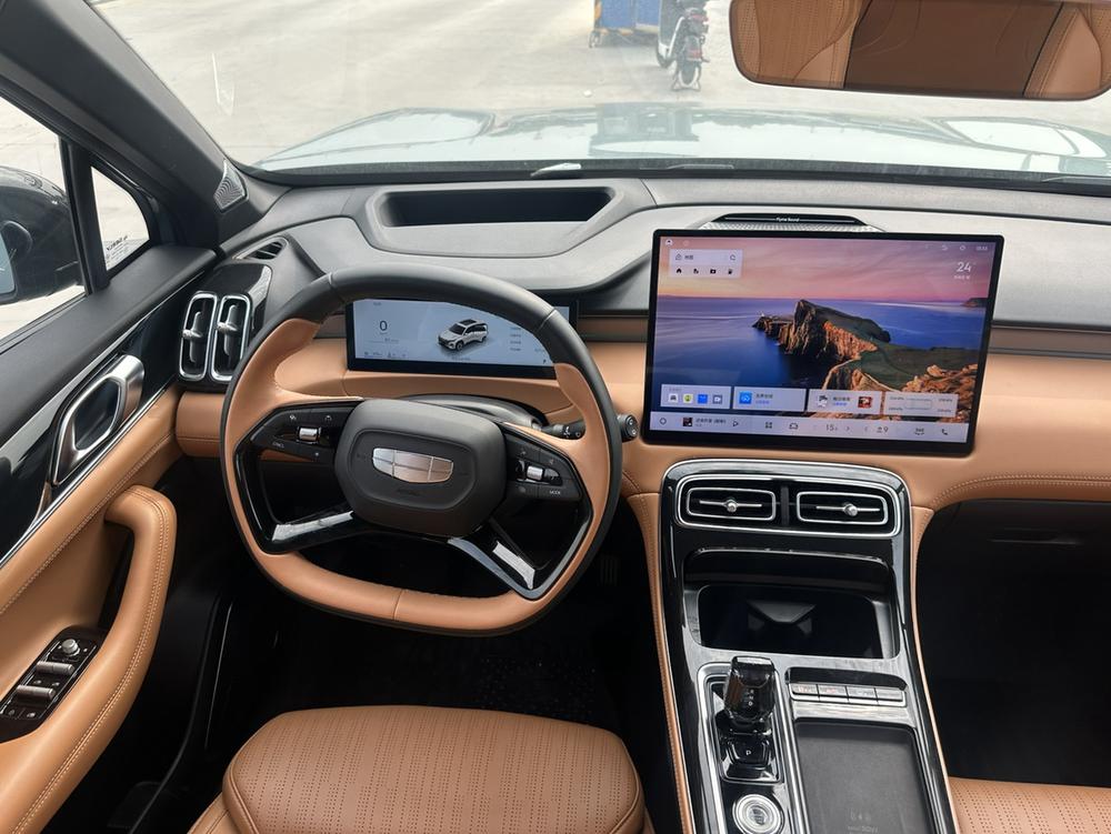Geely Boyue L
