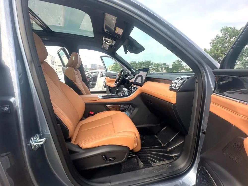 Geely Boyue L