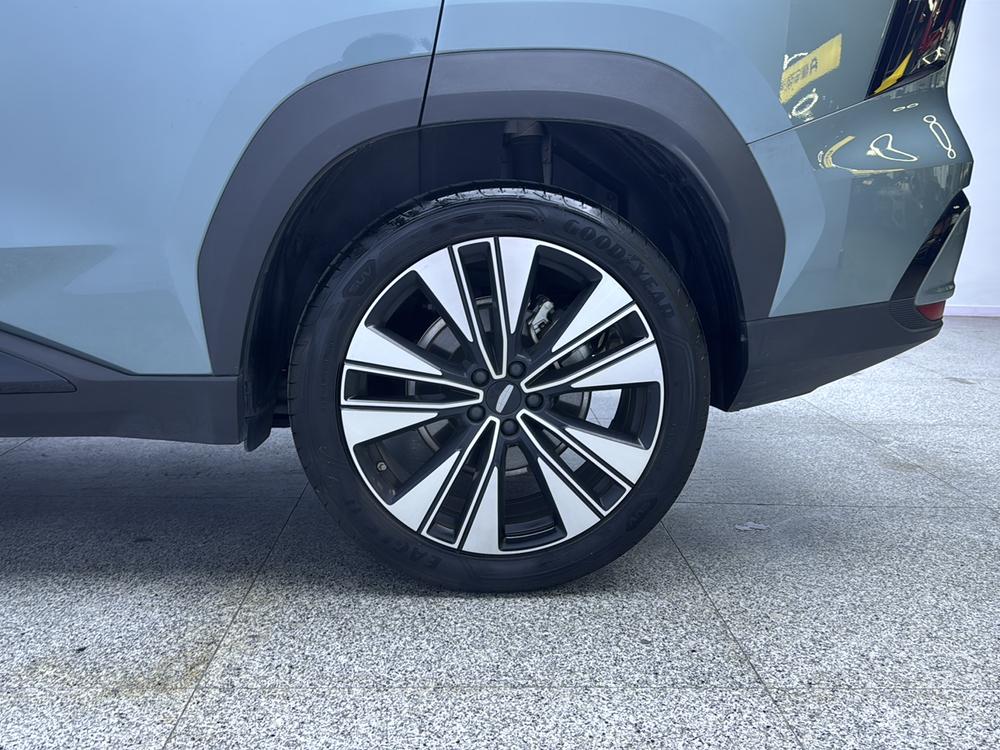 Geely Boyue L