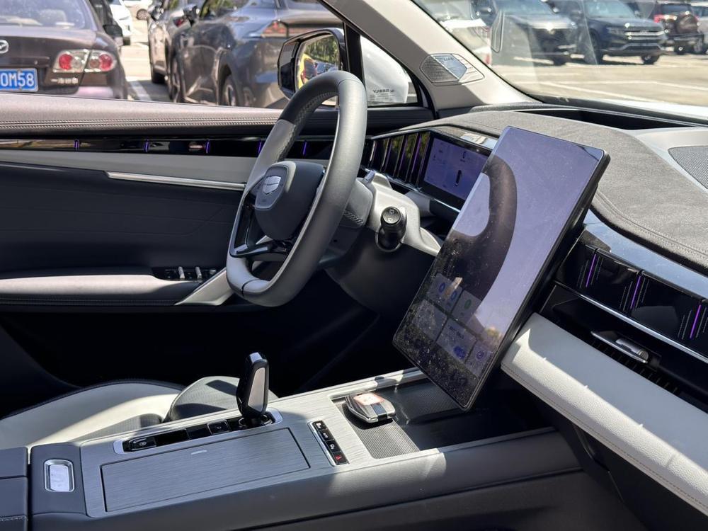 Geely Boyue L