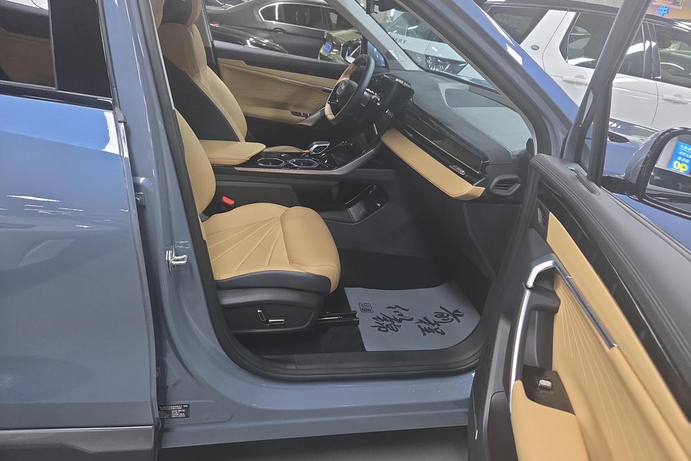 Geely Boyue L