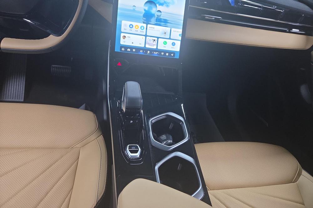 Geely Boyue L