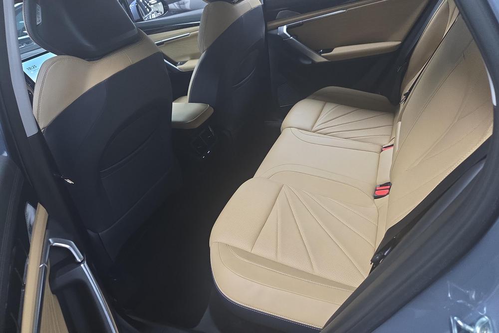 Geely Boyue L