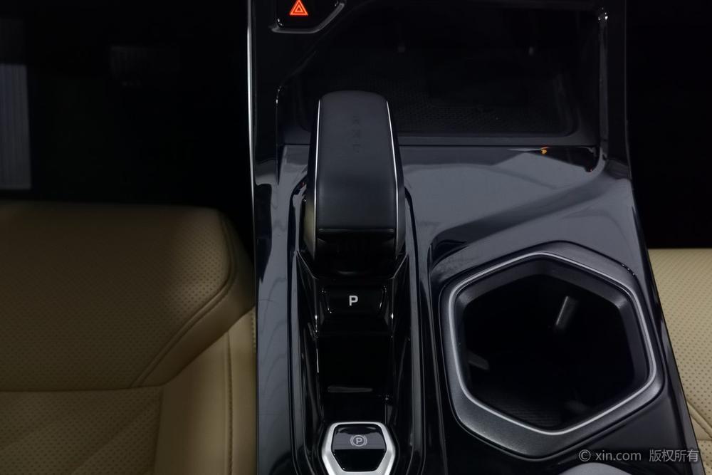 Geely Boyue L