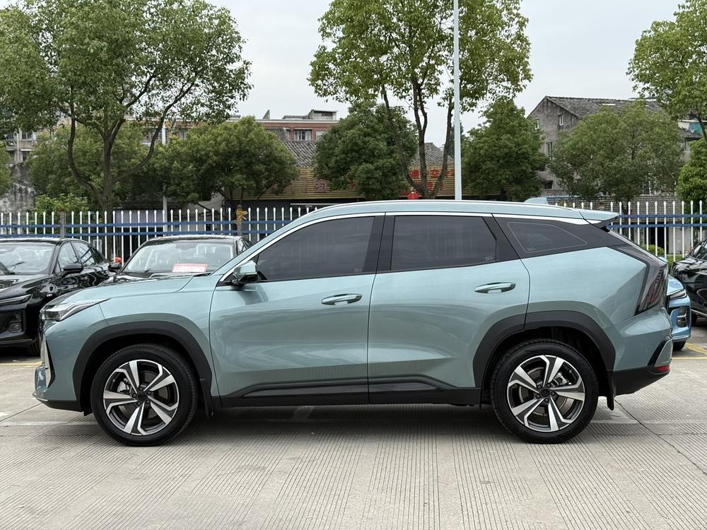 Geely Boyue L