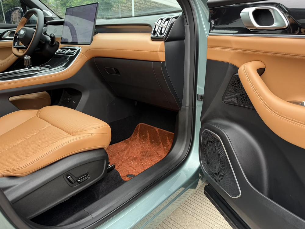 Geely Boyue L