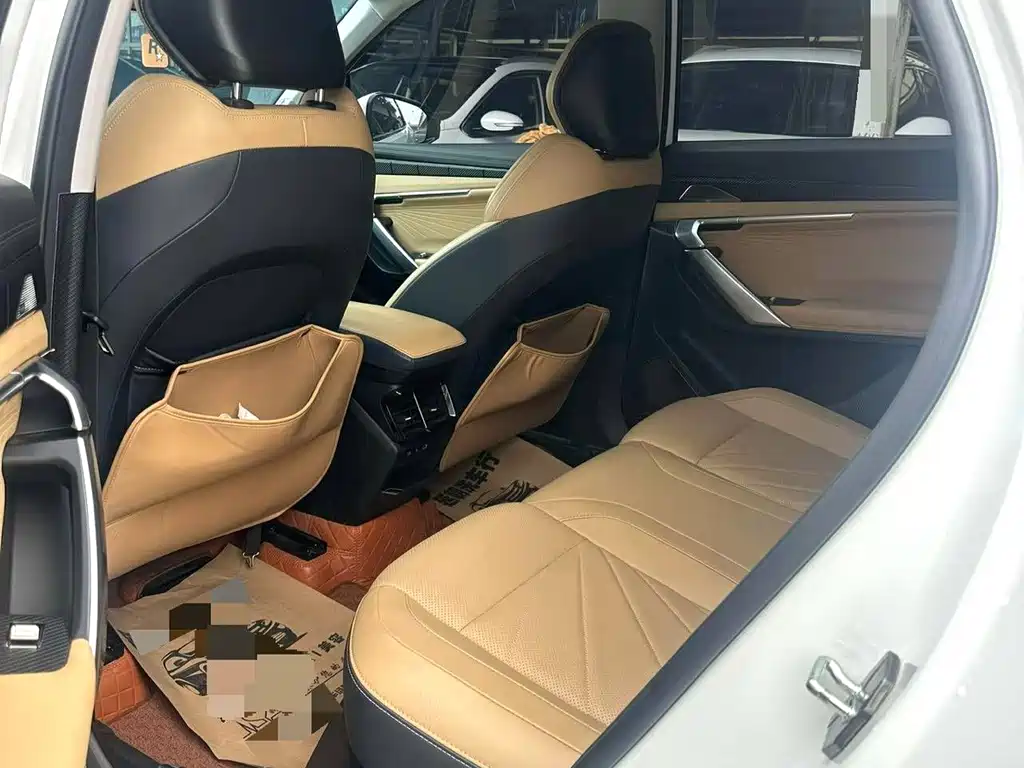 Geely Boyue L