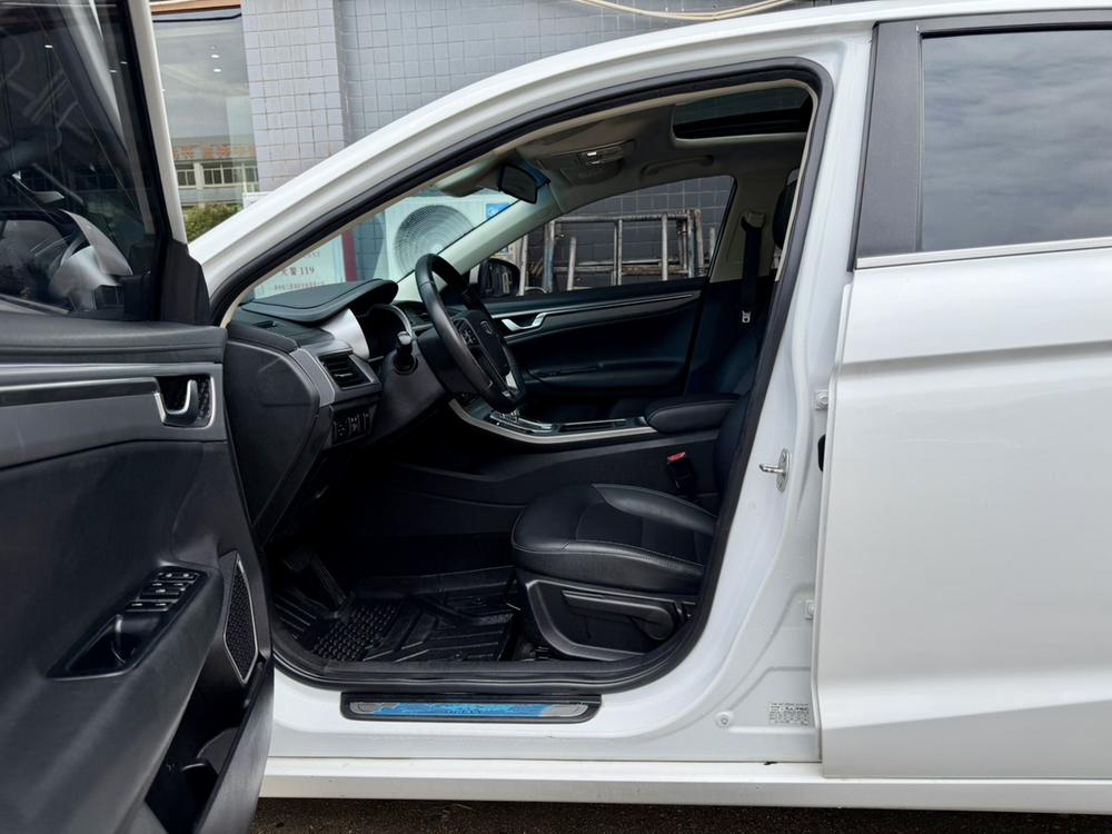 Geely Emgrand GL