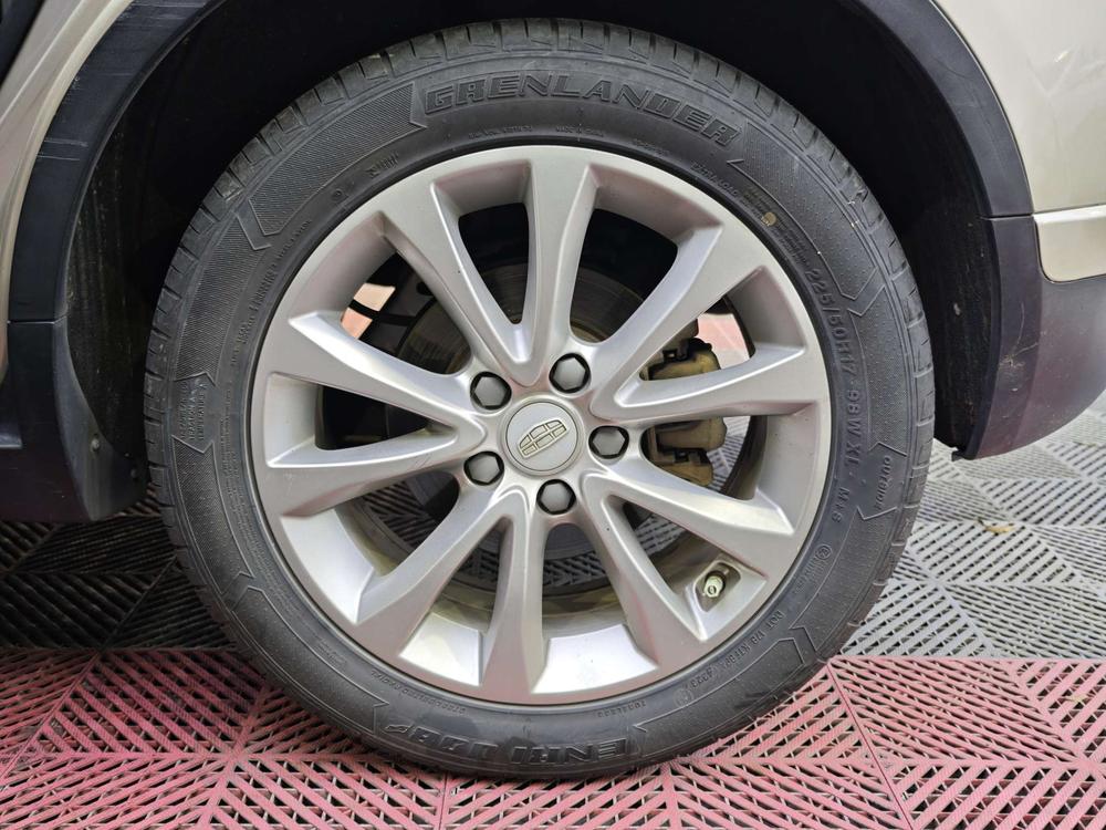 Geely Emgrand GS