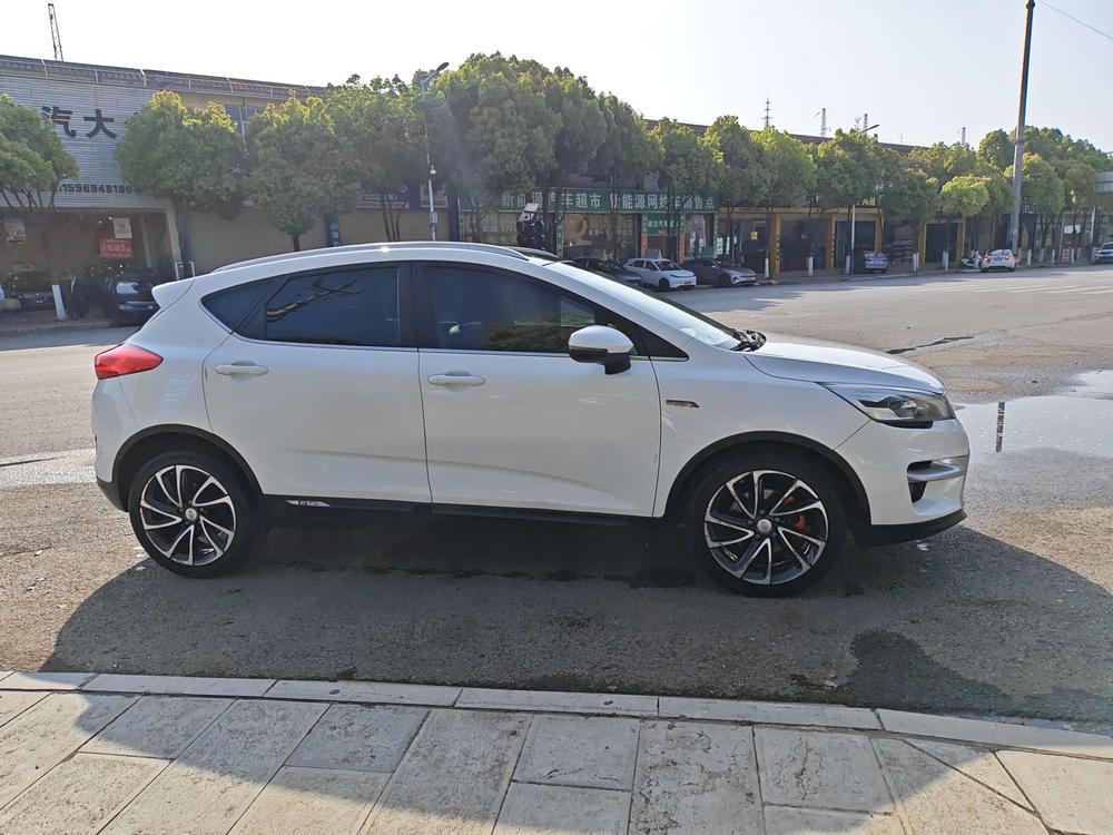 Geely Emgrand GS