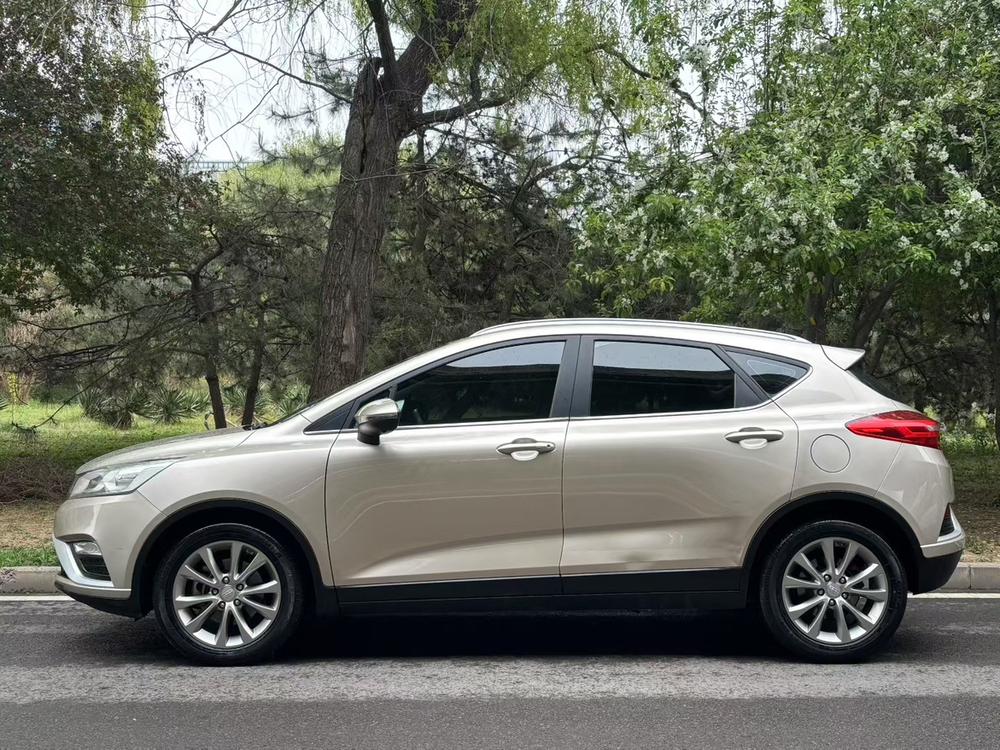 Geely Emgrand GS