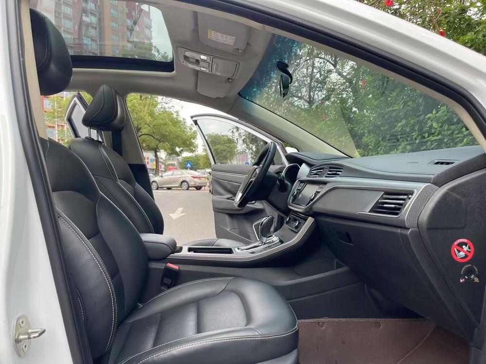 Geely Emgrand GS