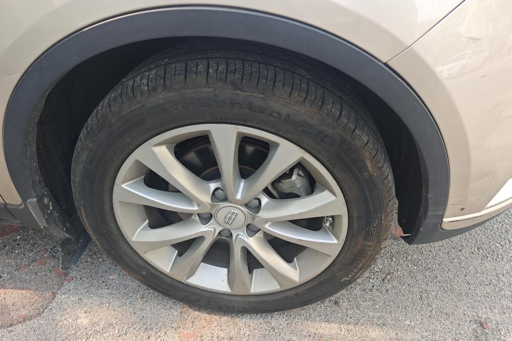 Geely Emgrand GS