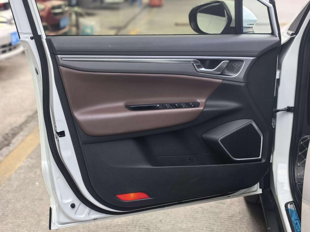 Geely Emgrand GS