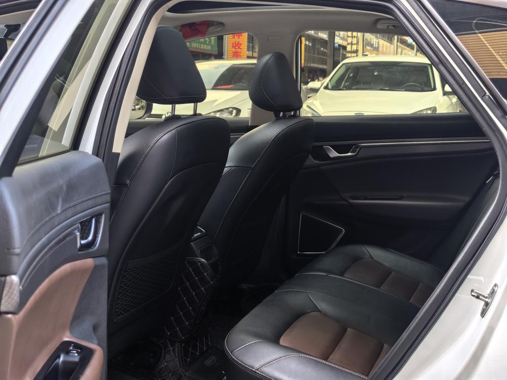 Geely Emgrand GS