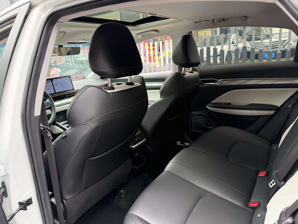 Geely Emgrand L