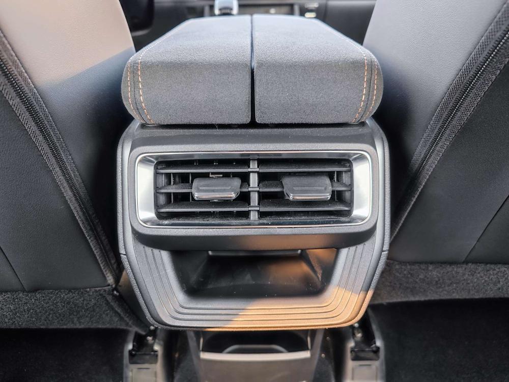 Geely Haoyue L