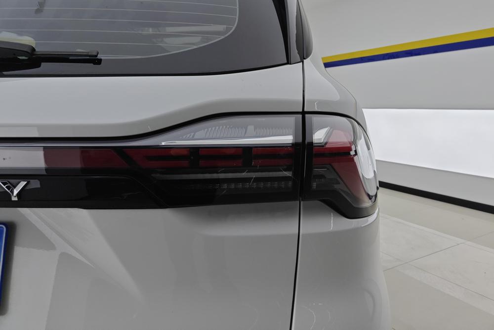 Geely Haoyue L