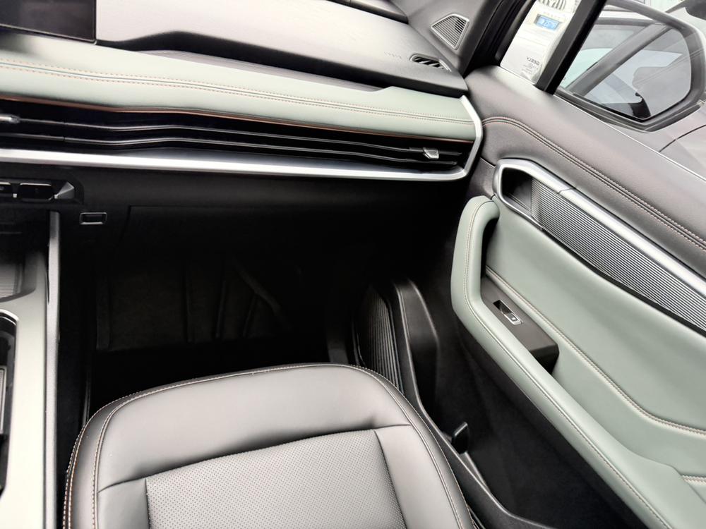 Geely Haoyue L
