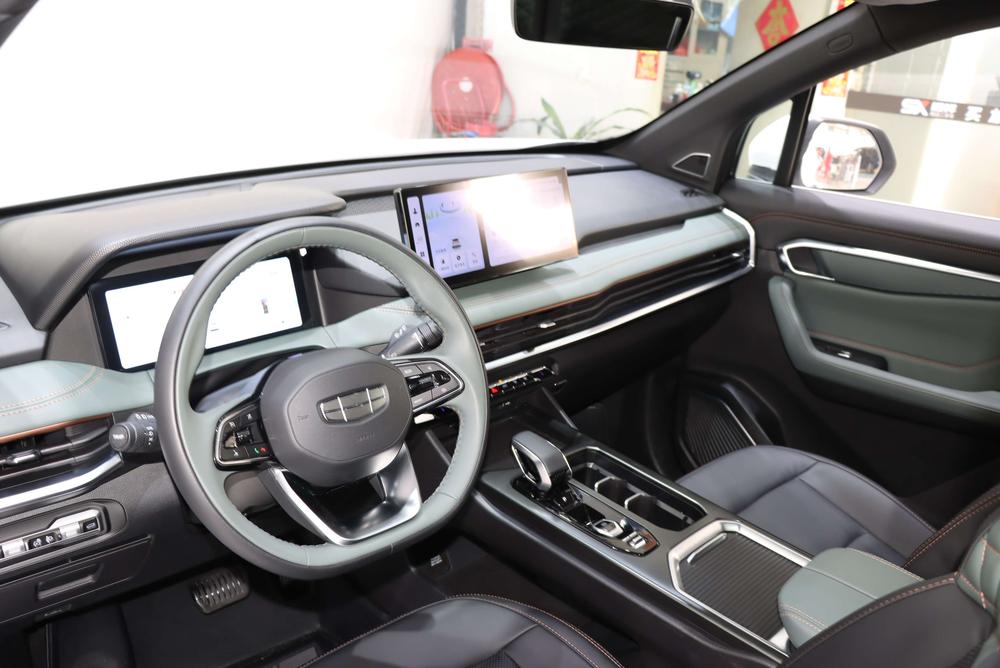 Geely Haoyue L
