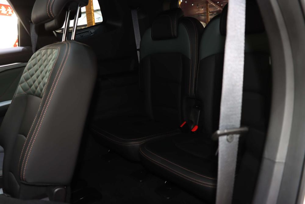 Geely Haoyue L