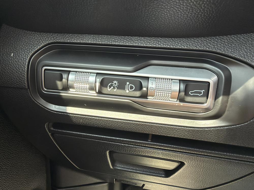Geely Haoyue L
