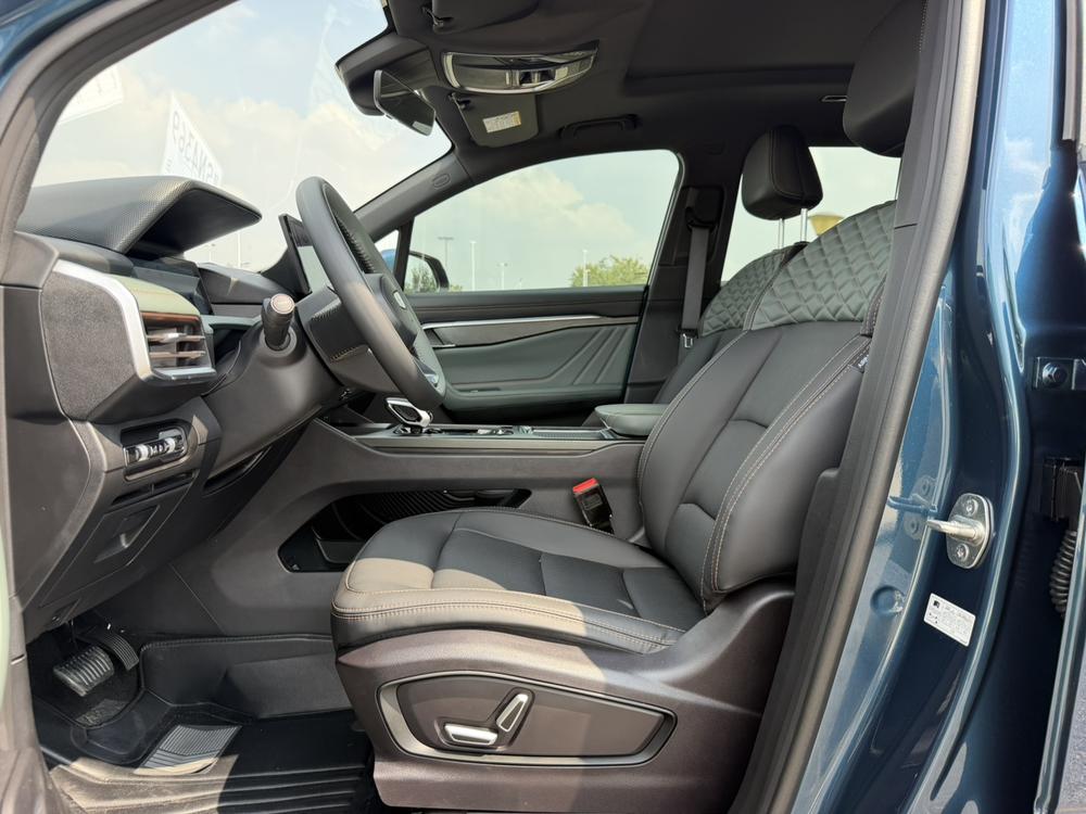 Geely Haoyue L