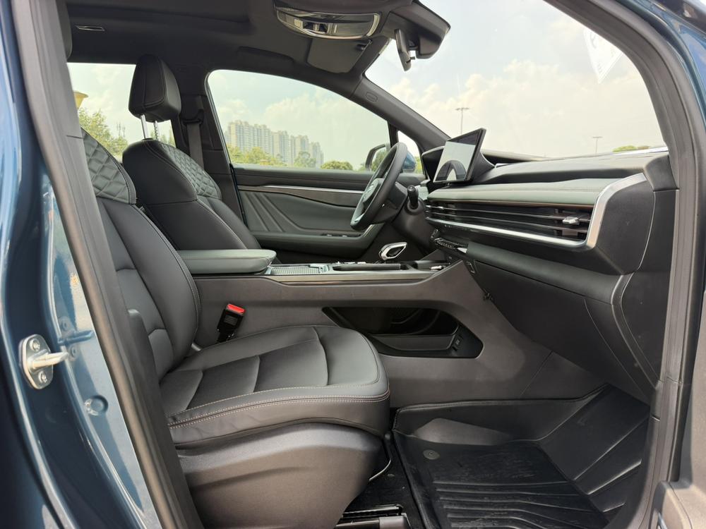 Geely Haoyue L
