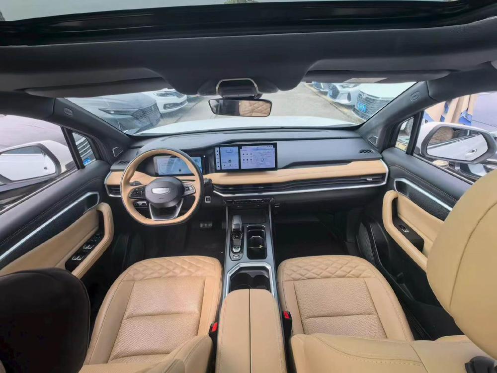 Geely Haoyue L