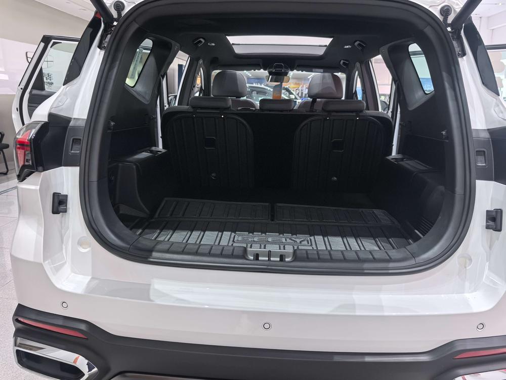 Geely Haoyue L