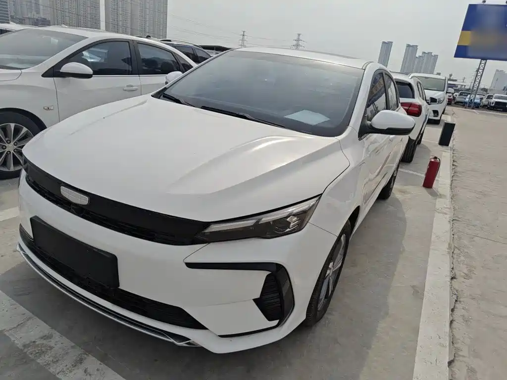 Geely L HiP