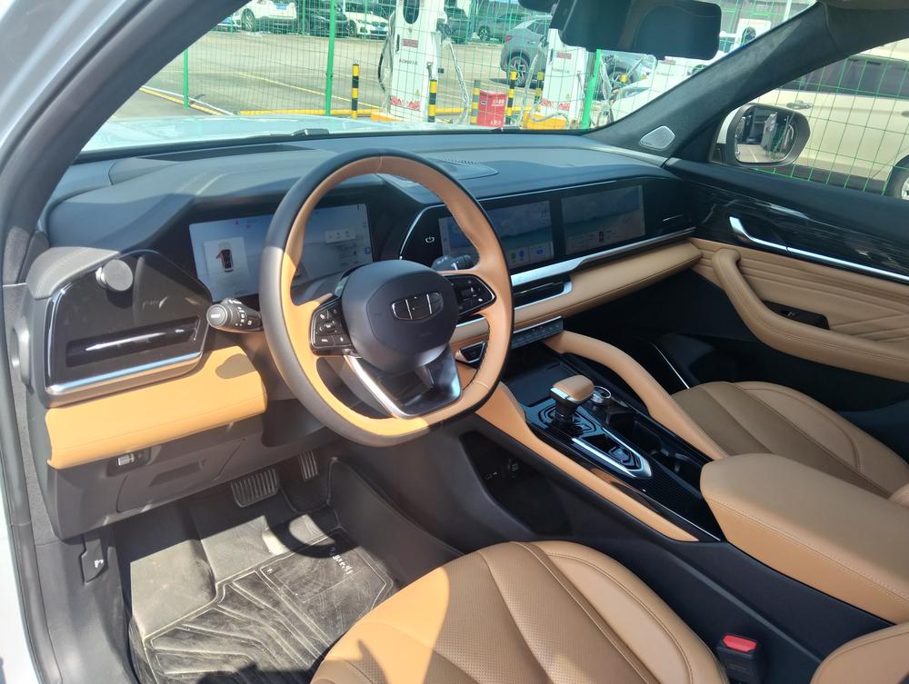 Geely Xingyue L Hi-P