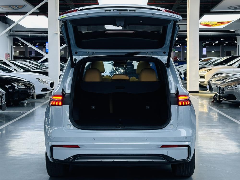 Geely Xingyue L Hi-P