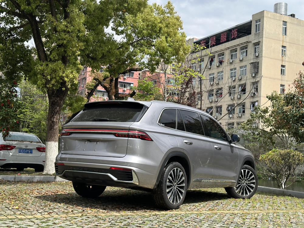 Geely Xingyue L