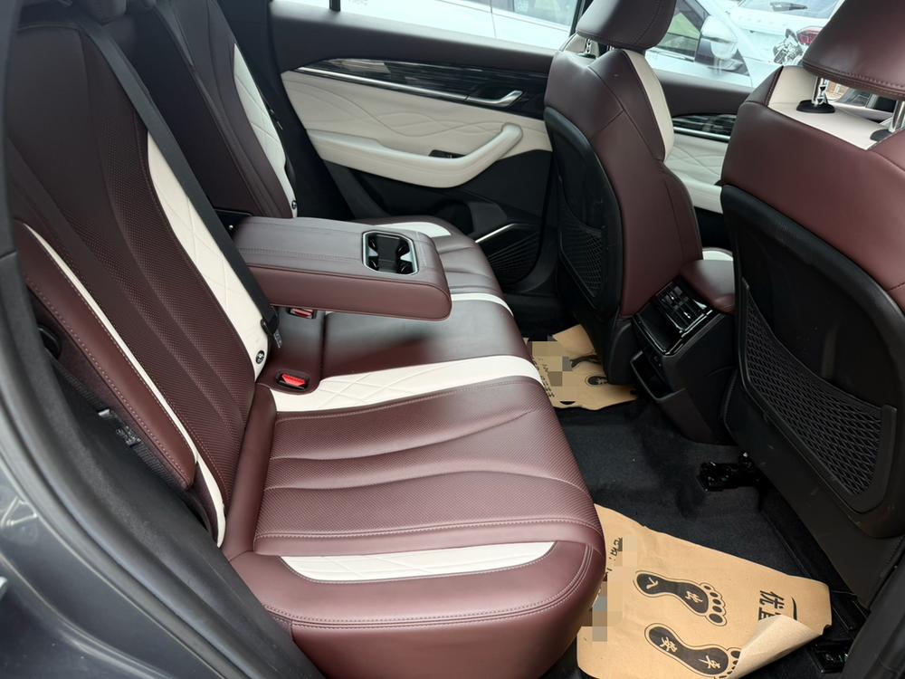 Geely Xingyue L