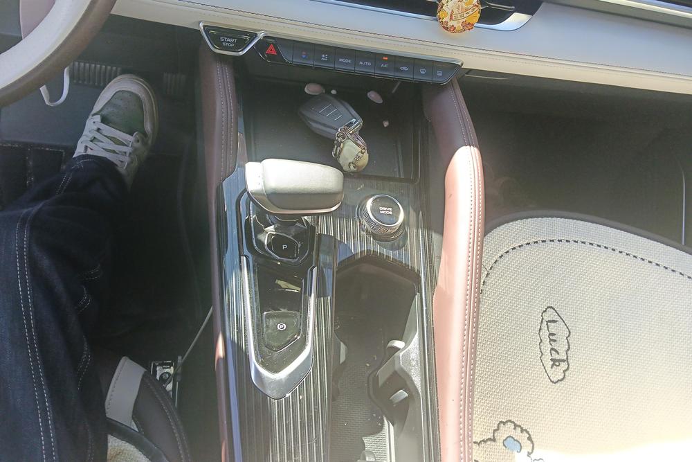 Geely Xingyue L