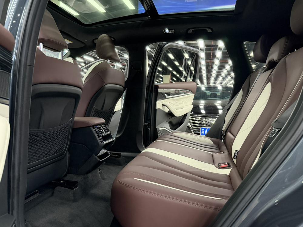 Geely Xingyue L