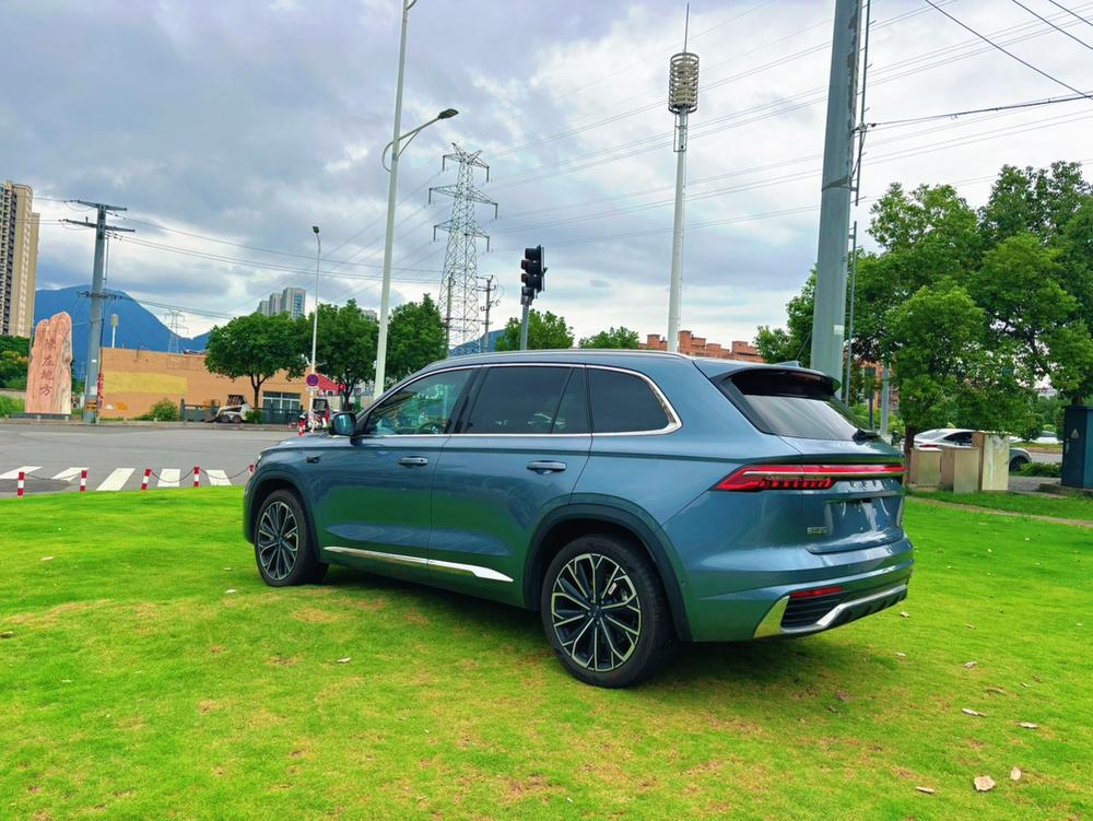 Geely Xingyue L